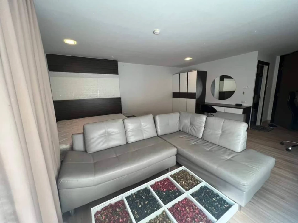 For rent Living Avenue Bangsaen, 8th floor, nice room, fully furnished, reserve now, hurry!