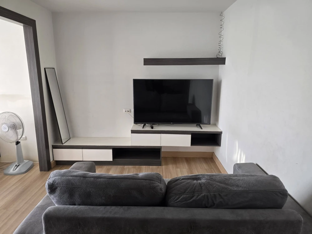For rent: Living Avenue Bangsaen. Spacious and comfortable room, fully furnished. Just bring your suitcase! Book now before it's too late!