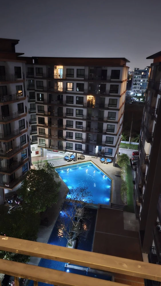 Living Avenue Bangsaen condo for rent, 8th floor, fully furnished, pool view. Book now!