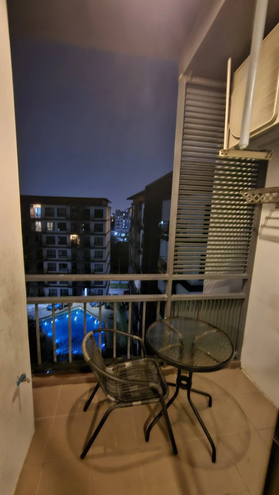Living Avenue Bangsaen condo for rent, 8th floor, fully furnished, pool view. Book now!