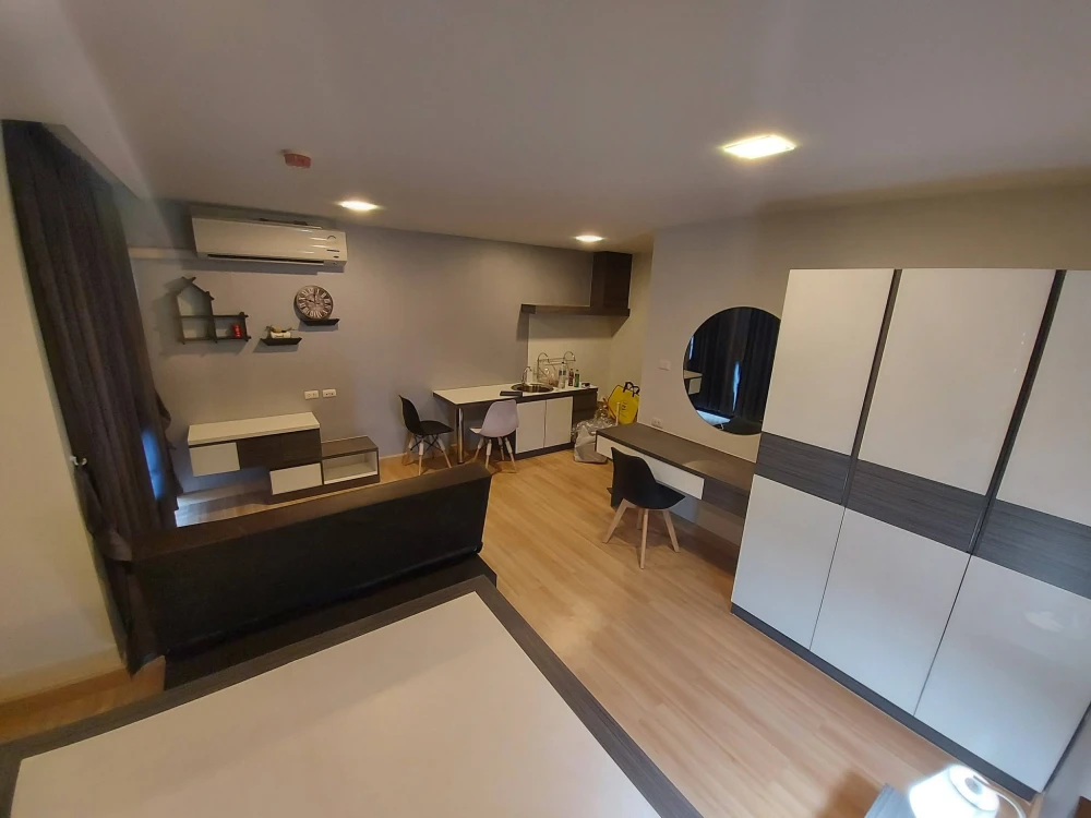 Living Avenue Bangsaen condo for rent, 8th floor, fully furnished, pool view. Book now!