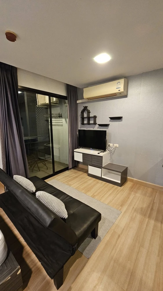 Living Avenue Bangsaen condo for rent, 8th floor, fully furnished, pool view. Book now!