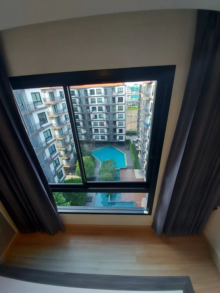 Living Avenue Bangsaen condo for rent, 8th floor, fully furnished, pool view. Book now!