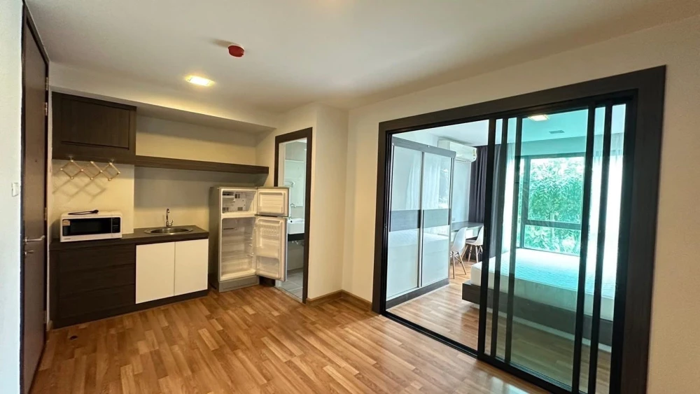 Living Avenue Bangsaen for rent, nice room, fully furnished, good location, convenient transportation, reserve now.