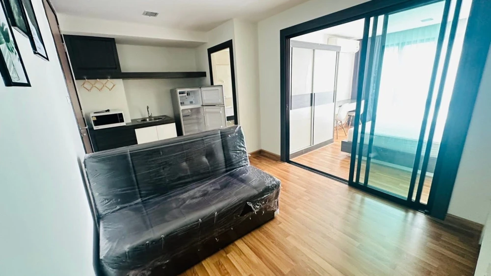 Living Avenue Bangsaen for rent, nice room, fully furnished, good location, convenient transportation, reserve now.