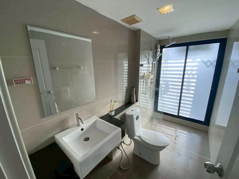 Rooms for rent at Living Avenue Bangsaen. Nice rooms, fully furnished, and affordable prices. Book now!