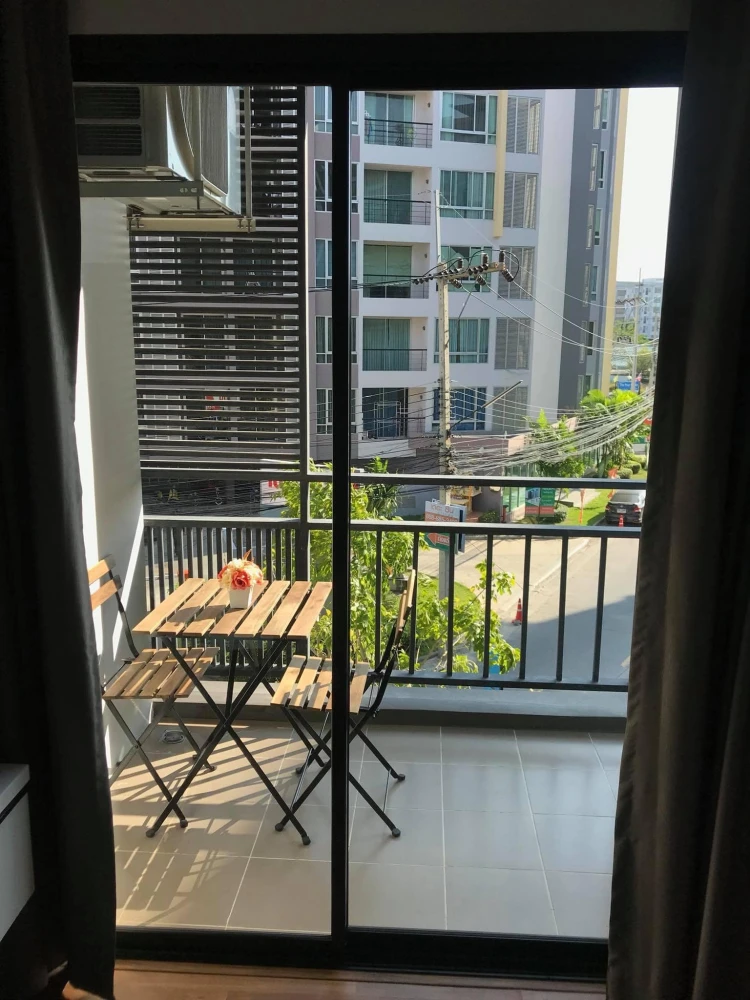 For rent Living Avenue Bangsaen Studio room, good location, fully furnished and equipped. Reserve now!