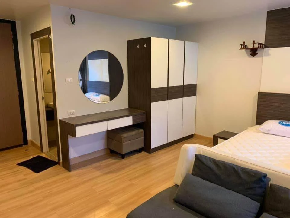 For rent: Living Avenue Bangsaen, room near the elevator, comes with complete amenities, just bring your bags and move in!