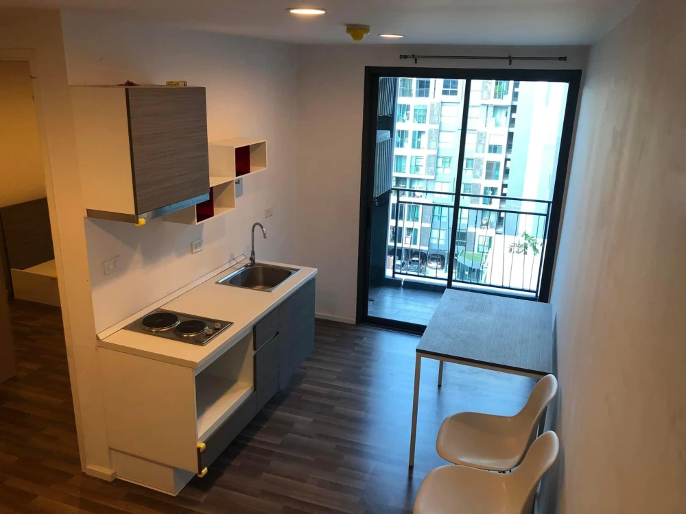 Living Nest Ramkhamhaeng for rent, nice room, 8th floor, comes with complete facilities, reserve now.