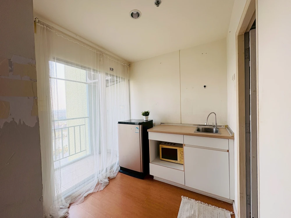For rent: LPN Mega City Bangna, 14th floor, partitioned unit, fully furnished, ready to move in. Book now!