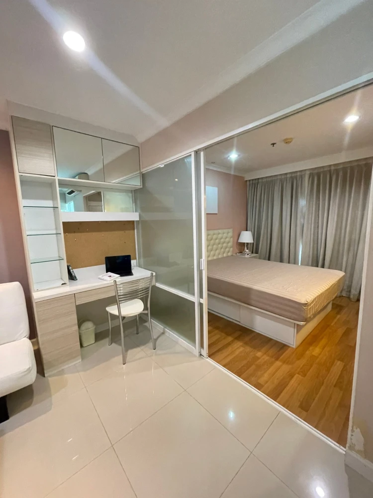 For rent: LPN Place Rama 9 - Ratchada, beautifully decorated room, fully furnished, ready to move in immediately, must move in quickly.
