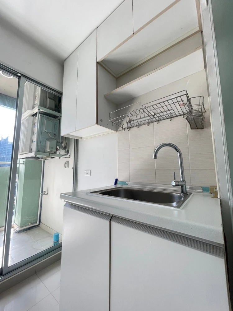 For rent: LPN Place Rama 9 - Ratchada, beautifully decorated room, fully furnished, ready to move in immediately, must move in quickly.