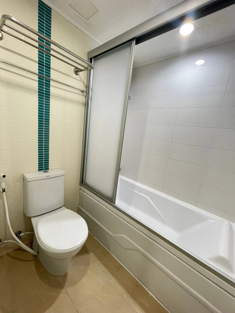 For rent: LPN Place Rama 9 - Ratchada, beautifully decorated room, fully furnished, ready to move in immediately, must move in quickly.