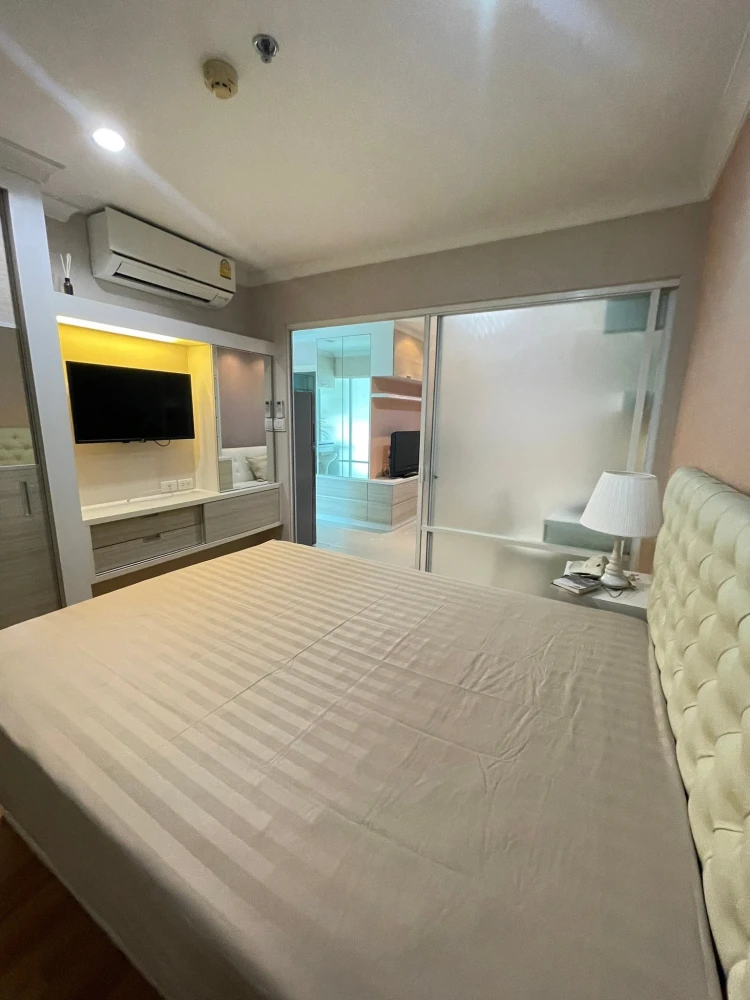 For rent: LPN Place Rama 9 - Ratchada, beautifully decorated room, fully furnished, ready to move in immediately, must move in quickly.