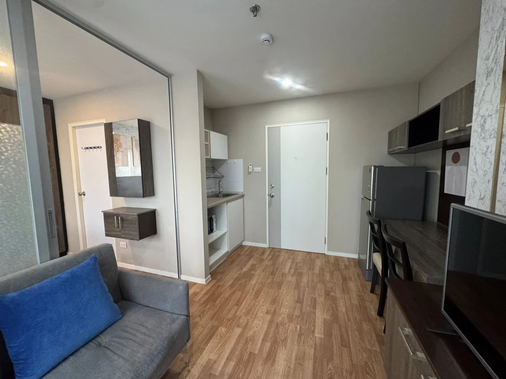 For rent: LPN Ville Suksawat-Rama 2, corner unit, quiet, 14th floor, beautiful view from two sides, affordable price. Book now before it's too late!