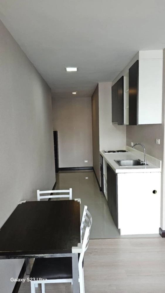 For rent: Lugano Ladprao 18, a large, spacious room with plenty of usable space. Great price. Come reserve today. Don't miss out!