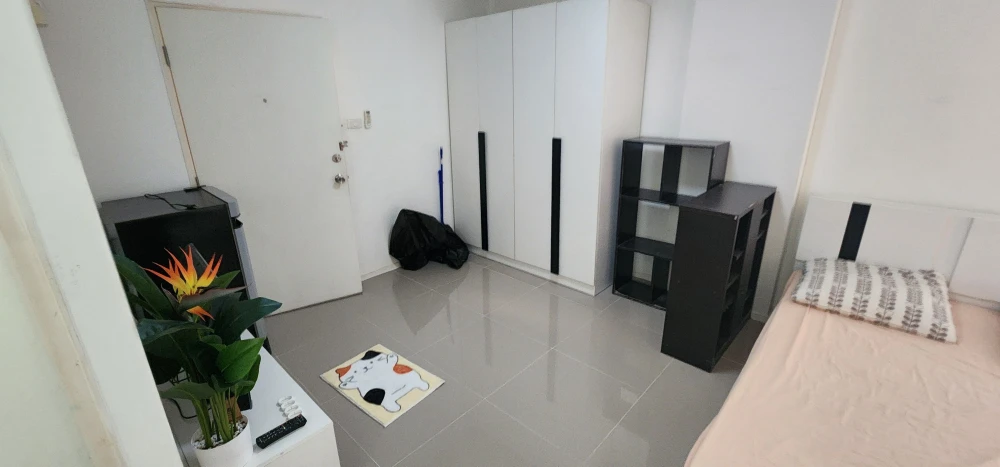 For rent: Lumpini Condotown Chonburi - Sukhumvit, 2nd floor, nice room, just bring your bag.