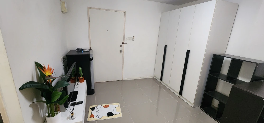 For rent: Lumpini Condotown Chonburi - Sukhumvit, 2nd floor, nice room, just bring your bag.