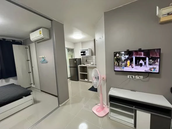 For rent: Lumpini Condotown Chonburi - Sukhumvit, 3rd floor, partitioned room, fully furnished. Book now!