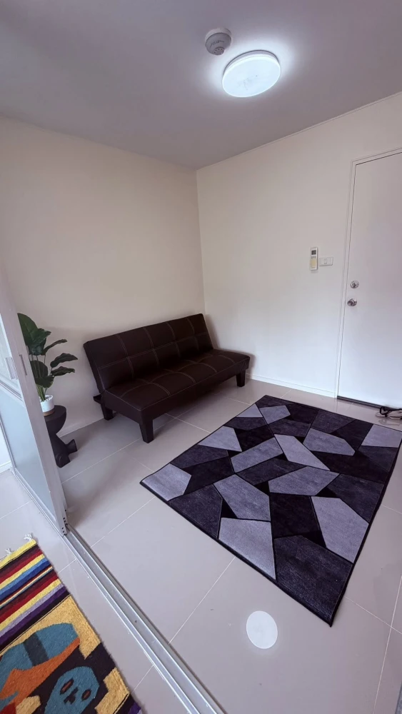 For rent: Lumpini Condo Town Chonburi - Sukhumvit, 4th floor, partitioned room, fully furnished, ready to move in. Book now!