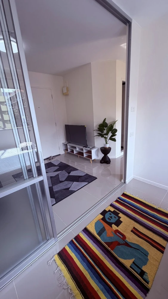 For rent: Lumpini Condo Town Chonburi - Sukhumvit, 4th floor, partitioned room, fully furnished, ready to move in. Book now!