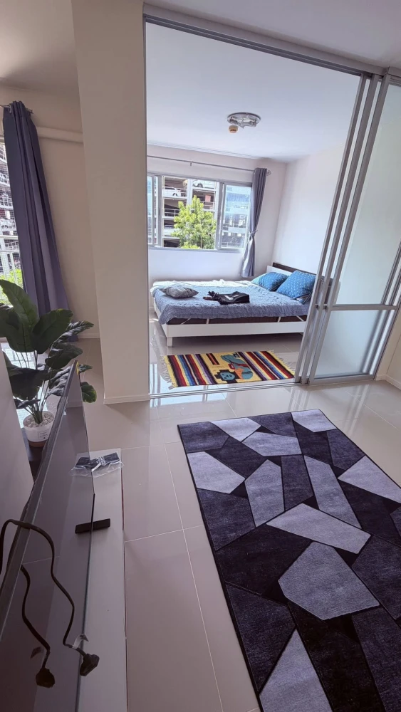For rent: Lumpini Condo Town Chonburi - Sukhumvit, 4th floor, partitioned room, fully furnished, ready to move in. Book now!