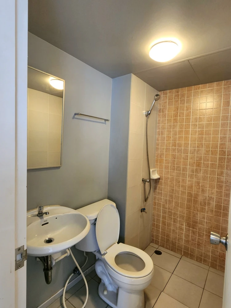 For rent Lumpini Condotown Chonburi - Sukhumvit 4th floor, fully furnished room, ready to move in, reserve now, don't wait.