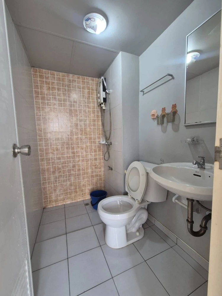 For rent: Lumpini Condotown Chonburi - Sukhumvit, 5th floor, fully furnished. Book now!
