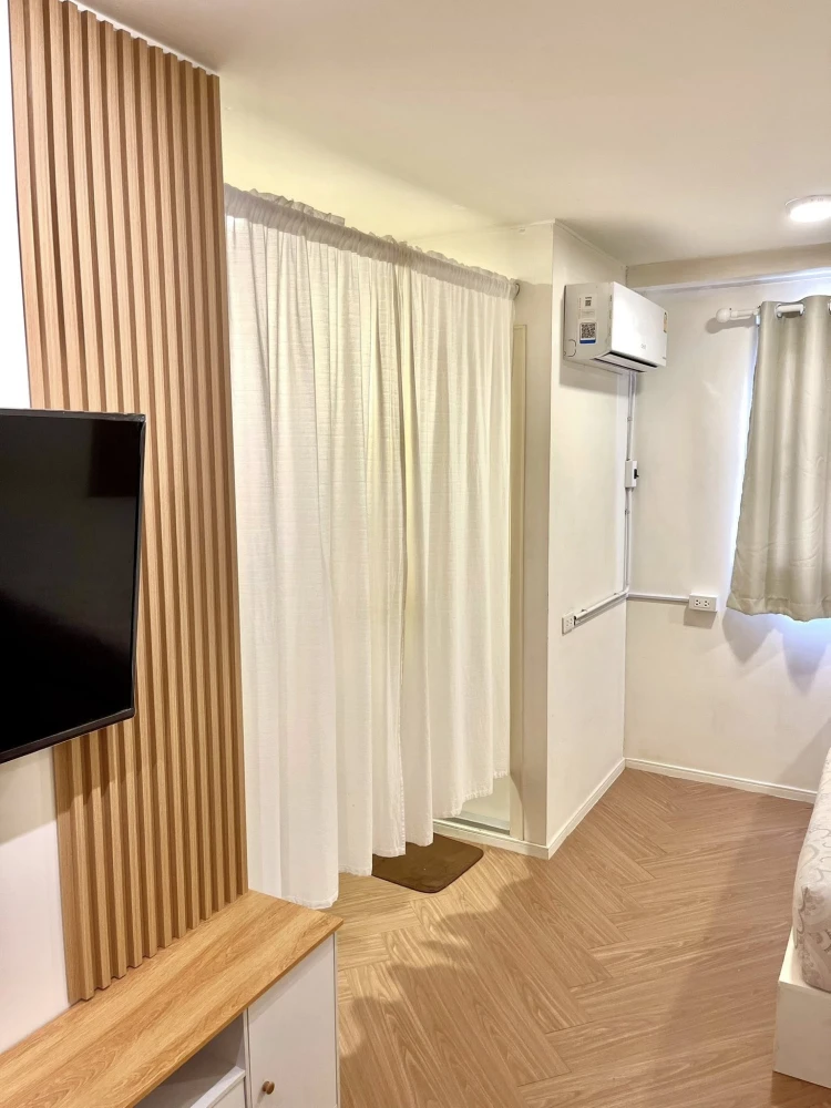 For rent: Lumpini Condo Town Chonburi - Sukhumvit, 5th floor. Beautiful and comfortable unit. Book now!