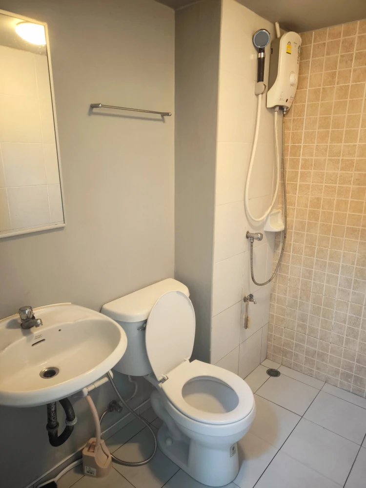 For rent Lumpini Condotown Chonburi - Sukhumvit 5th floor, fully furnished room, ready to move in, book now
