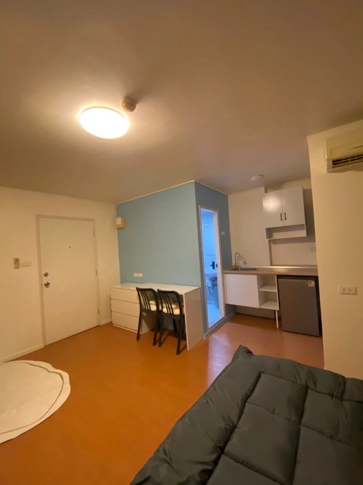 For rent Lumpini Condotown Chonburi - Sukhumvit 5th floor, fully furnished room, ready to move in, book now, urgently.