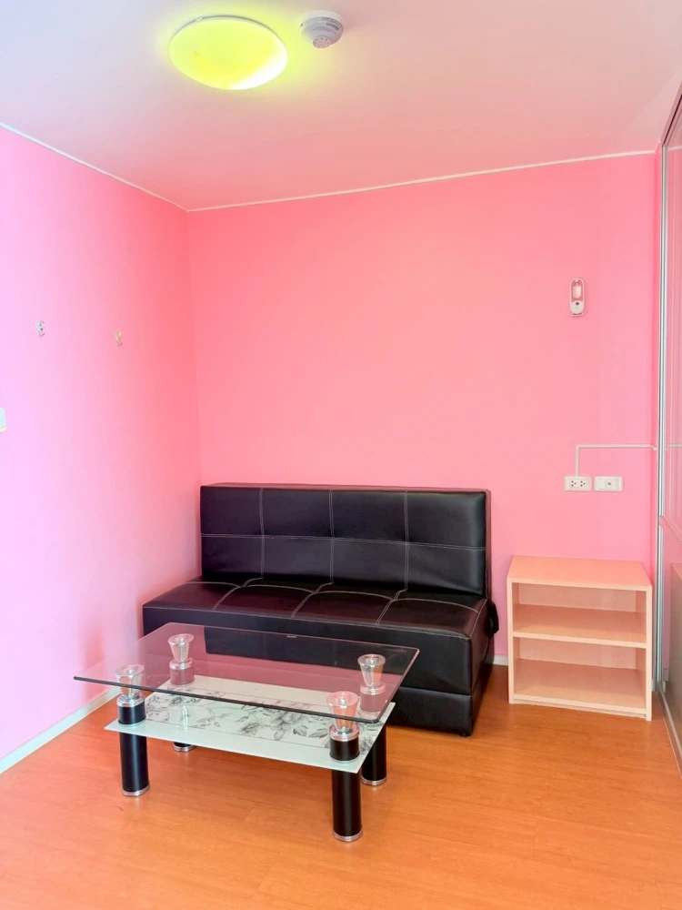 For rent Lumpini Condotown Chonburi - Sukhumvit, 6th floor, partitioned room, fully furnished, reserve now.