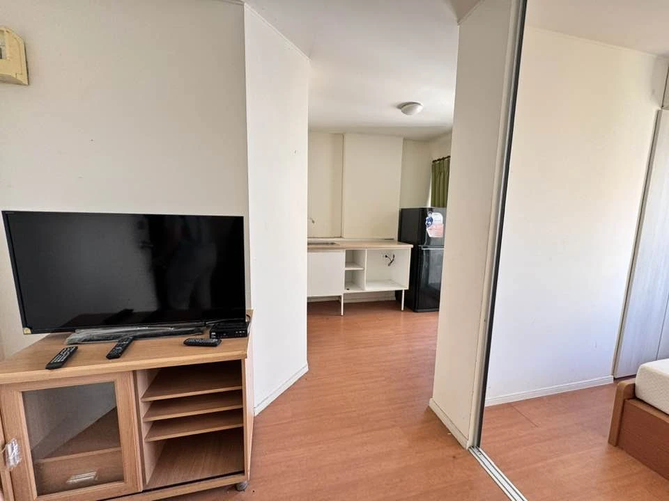 For rent: Lumpini Condotown Chonburi - Sukhumvit, 8th floor, partitioned unit, fully furnished. Book now!