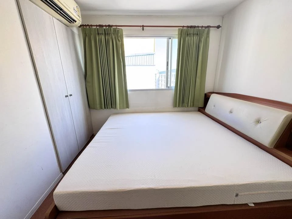 For rent: Lumpini Condotown Chonburi - Sukhumvit, 8th floor, partitioned unit, fully furnished. Book now!