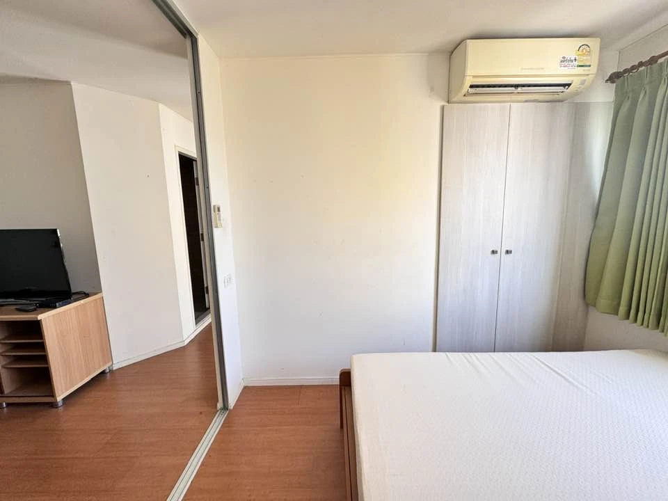 For rent: Lumpini Condotown Chonburi - Sukhumvit, 8th floor, partitioned unit, fully furnished. Book now!