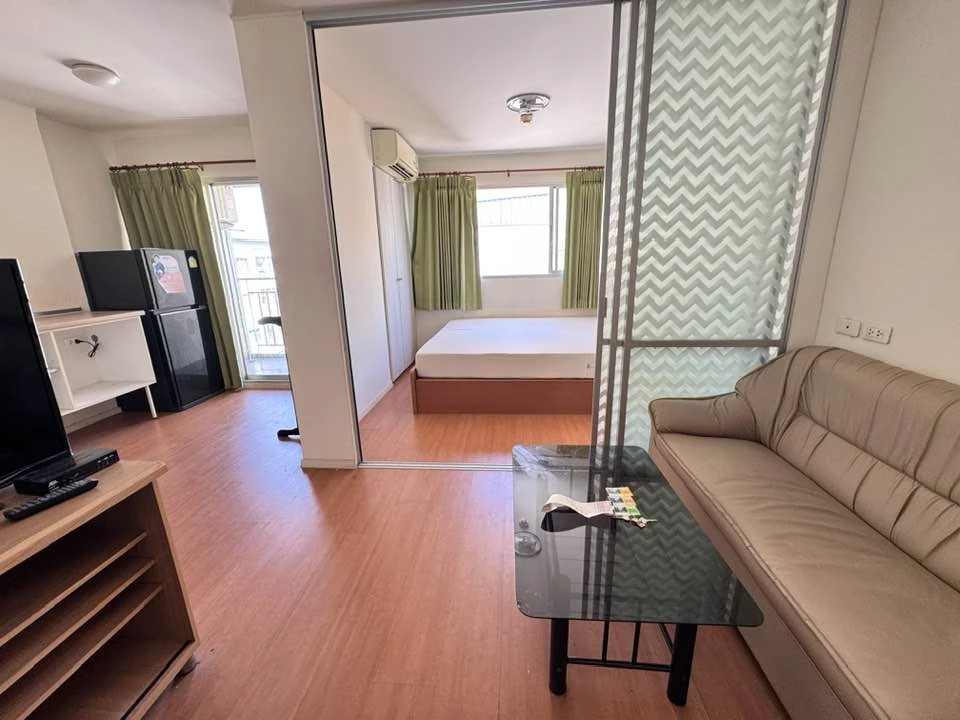 For rent: Lumpini Condotown Chonburi - Sukhumvit, 8th floor, partitioned unit, fully furnished. Book now!