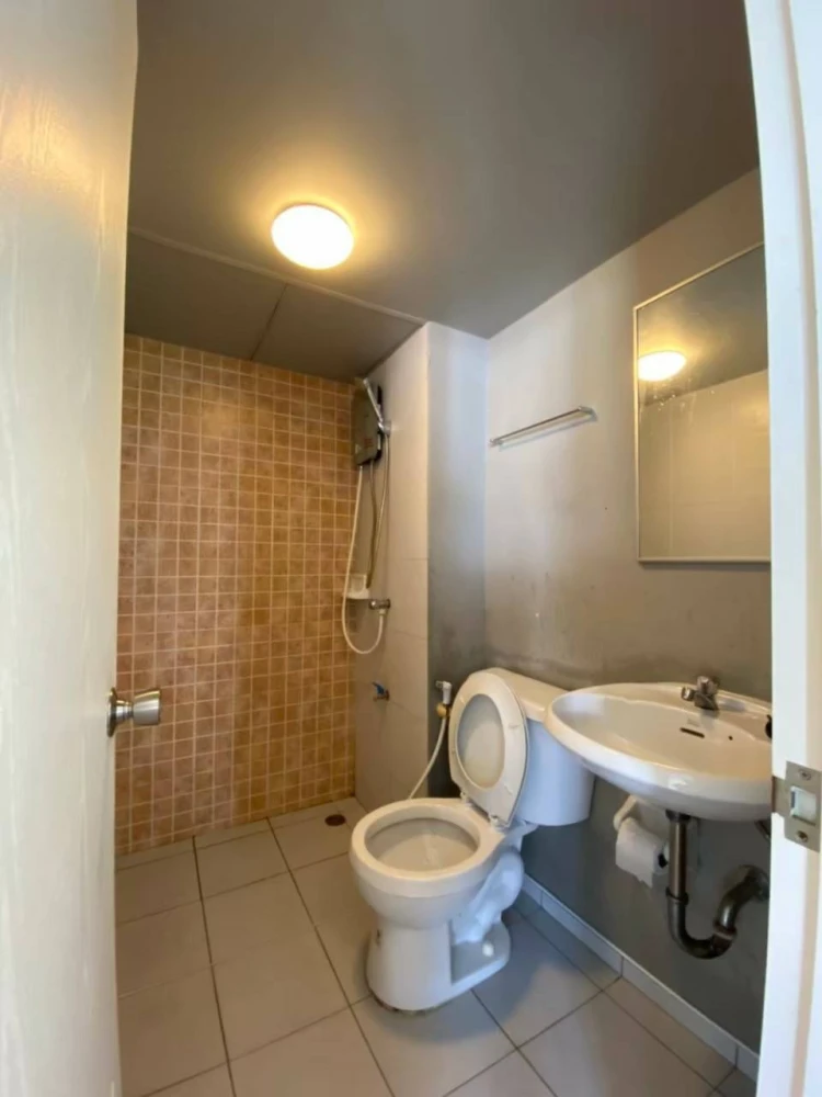 For rent Lumpini Condotown Chonburi - Sukhumvit, 8th floor, fully furnished, nice to live in, book now, urgently.