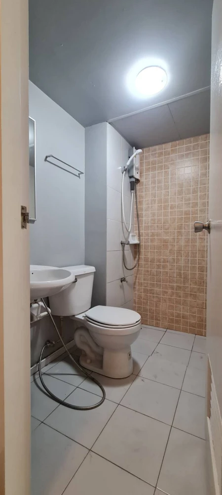 For rent Lumpini Condotown Chonburi - Sukhumvit with complete furniture and appliances. Reserve now.