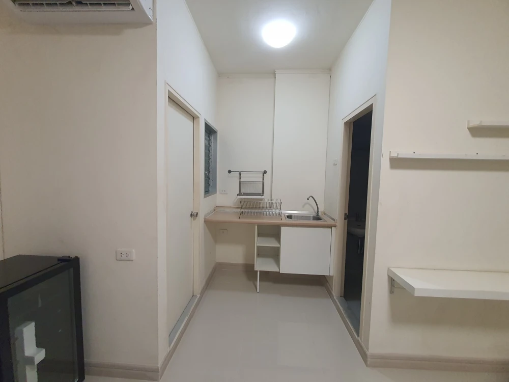 For rent: Lumpini Condotown Chonburi - Sukhumvit. Nice room, good location, full facilities. Don't miss it!