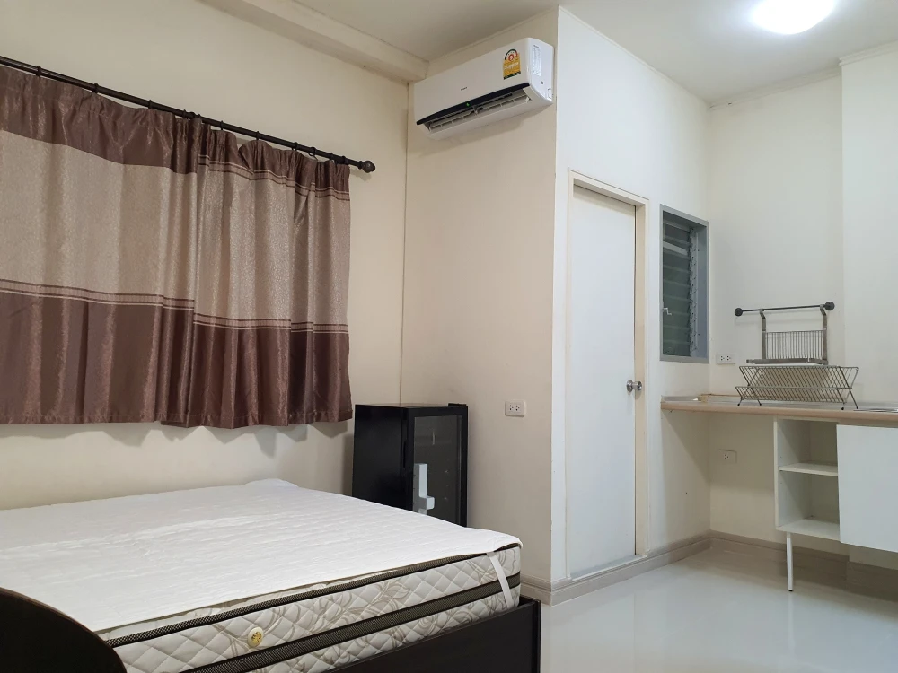 For rent: Lumpini Condotown Chonburi - Sukhumvit. Nice room, good location, full facilities. Don't miss it!