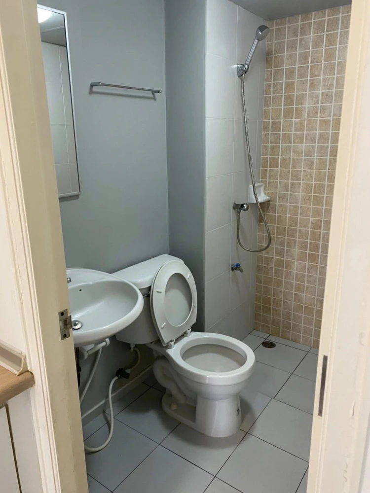 For rent: Lumpini Condotown Chonburi - Sukhumvit. Comfortable room, fully furnished. Don't miss out on this great deal!
