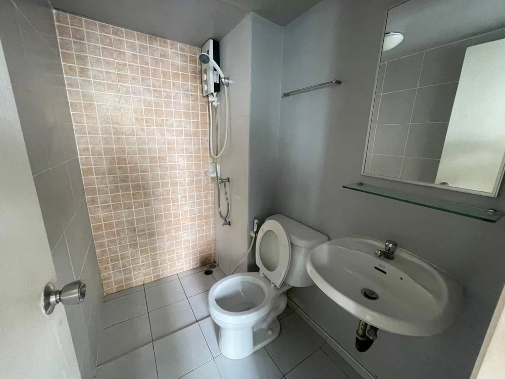 For rent: Lumpini Condotown Chonburi - Sukhumvit, a comfortable room, fully furnished, just bring your bags and move in.