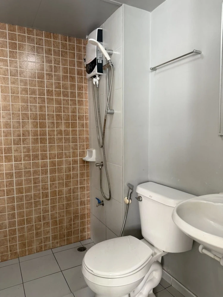 For rent: Lumpini Condotown Chonburi - Sukhumvit. Comfortable room. Fully furnished. Just bring your bags and move in.