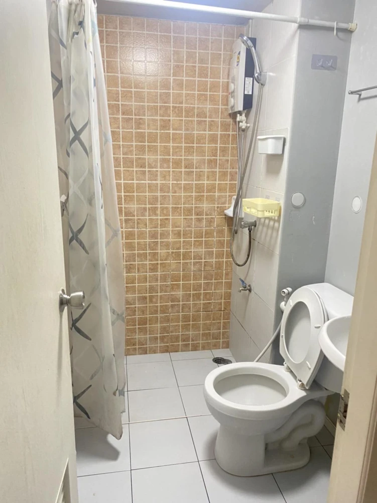 For rent: Lumpini Condotown Chonburi - Sukhumvit. Comfortable room. Fully furnished. Just bring your bags and move in.