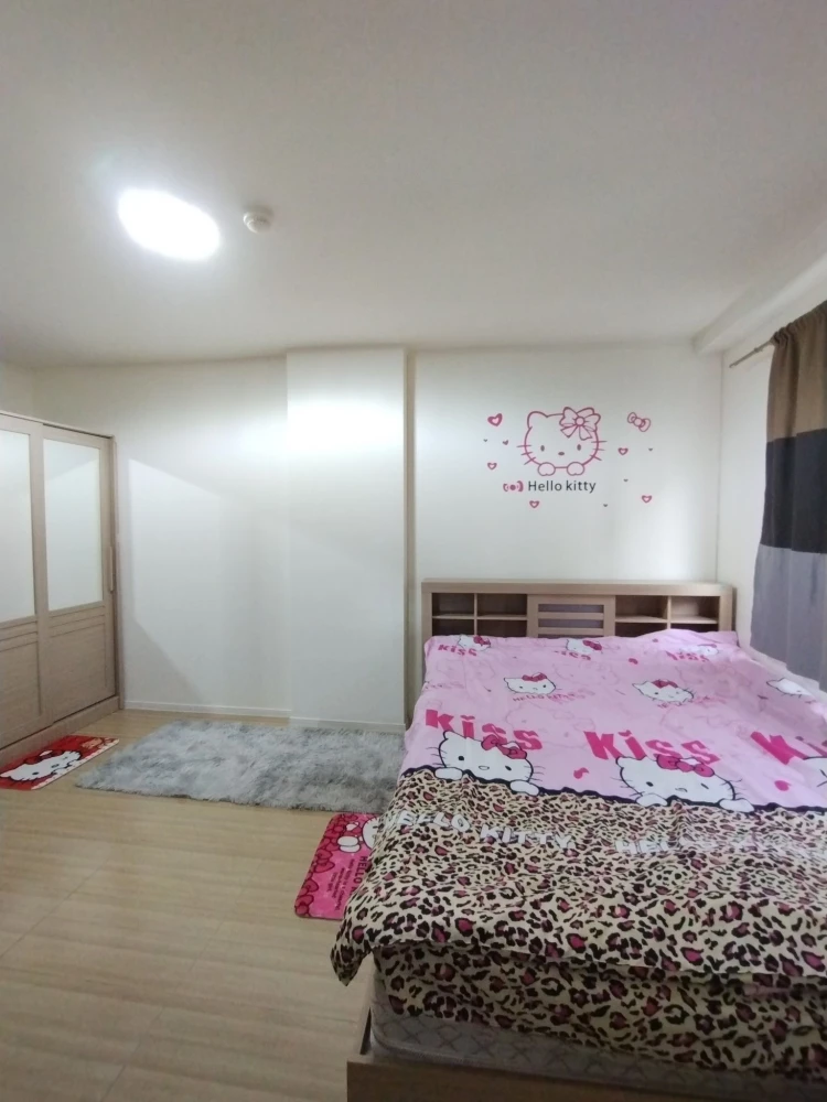 For rent: Lumpini Condotown Chonburi - Sukhumvit, a nice room with complete furniture, good location, reserve now!