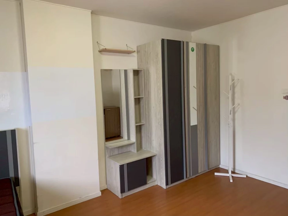 For rent: Lumpini Condotown Chonburi - Sukhumvit. Comfortable room. Comes with complete furniture. Just bring your bags and move in.