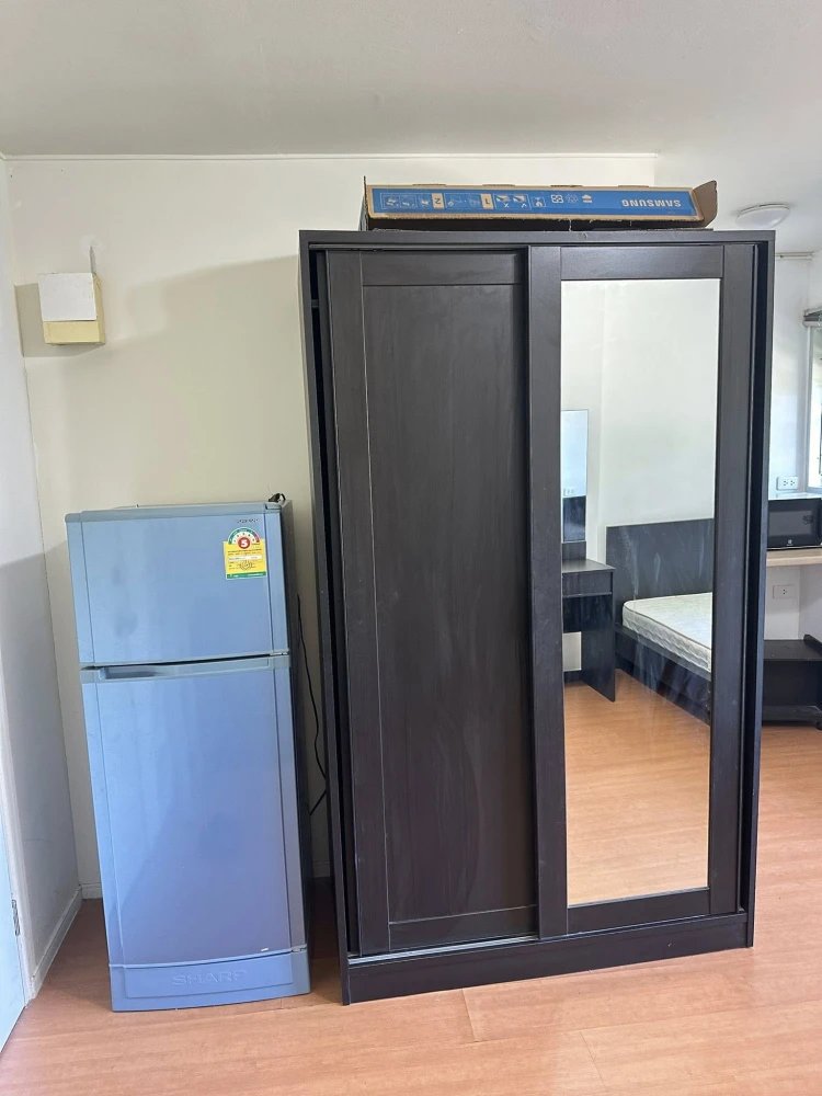 For rent: Lumpini Condotown Chonburi - Sukhumvit. Comfortable room. Comes with complete furniture. Just bring your bags and move in.