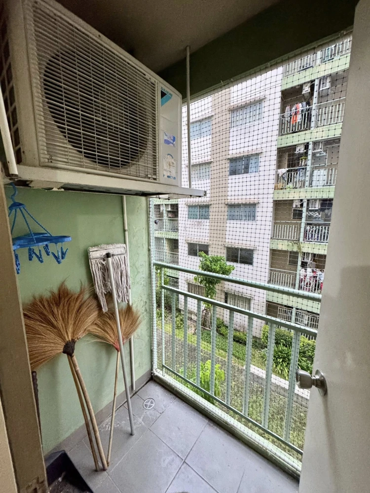 For rent: Lumpini Condotown Chonburi - Sukhumvit. Comfortable room. Comes with complete furniture and appliances. Don't miss it!