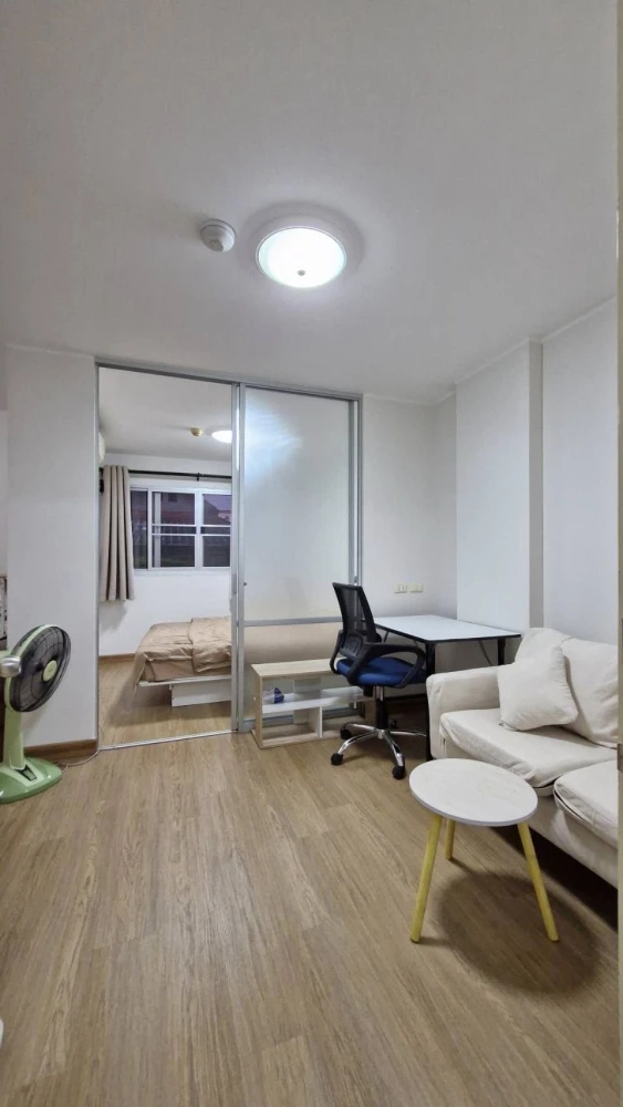 For rent: Lumpini Condo Town Bangkgae. Clearly partitioned rooms, affordable price, convenient location. Book now, don't miss out!
