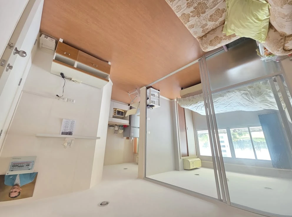 For rent: Lumpini Condo Town Ramindra-Lat Pla Khao, 1 bedroom, 1 bathroom, fully furnished, convenient location. Book now!